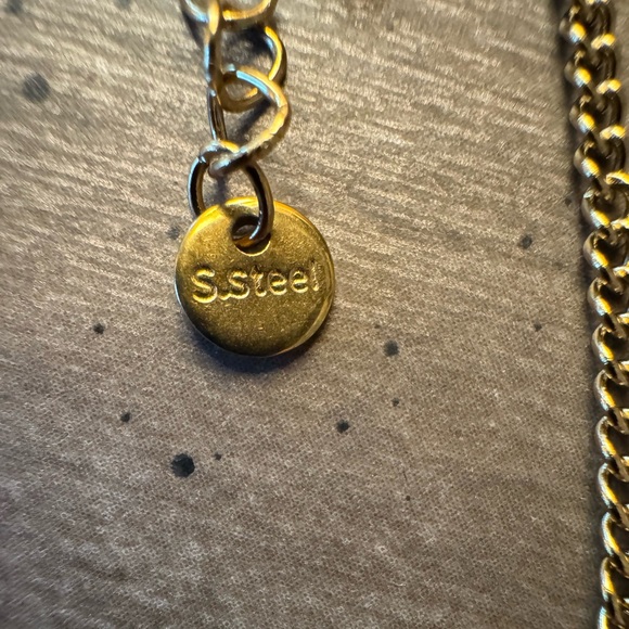 Elegant Gold Chain Bracelet - Picture 4 of 4